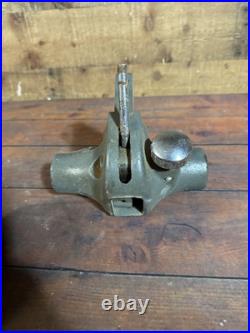 Delta Table Saw Cast Iron Head Assembly ONLY for 27 Fence 1.38 (35MM) Rail Delta Table Saw Cast Iron Head Assembly ONLY for 27 Fence 1.38 (35MM) Rail