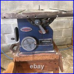 Vintage sears craftsman table saw has no fence or mitre guide very old very rar